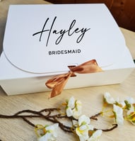 Bridesmaid-box-folded-with-bow